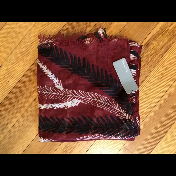 Scarf - Picture 2 of 5